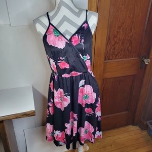 NWT Womans Vote Pretty Spaghetti Strap Floral Dress Size Large